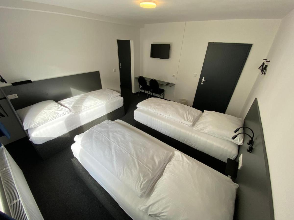 Zzzimple - Staffless & Self Check-In Hotel Pillig Exterior photo