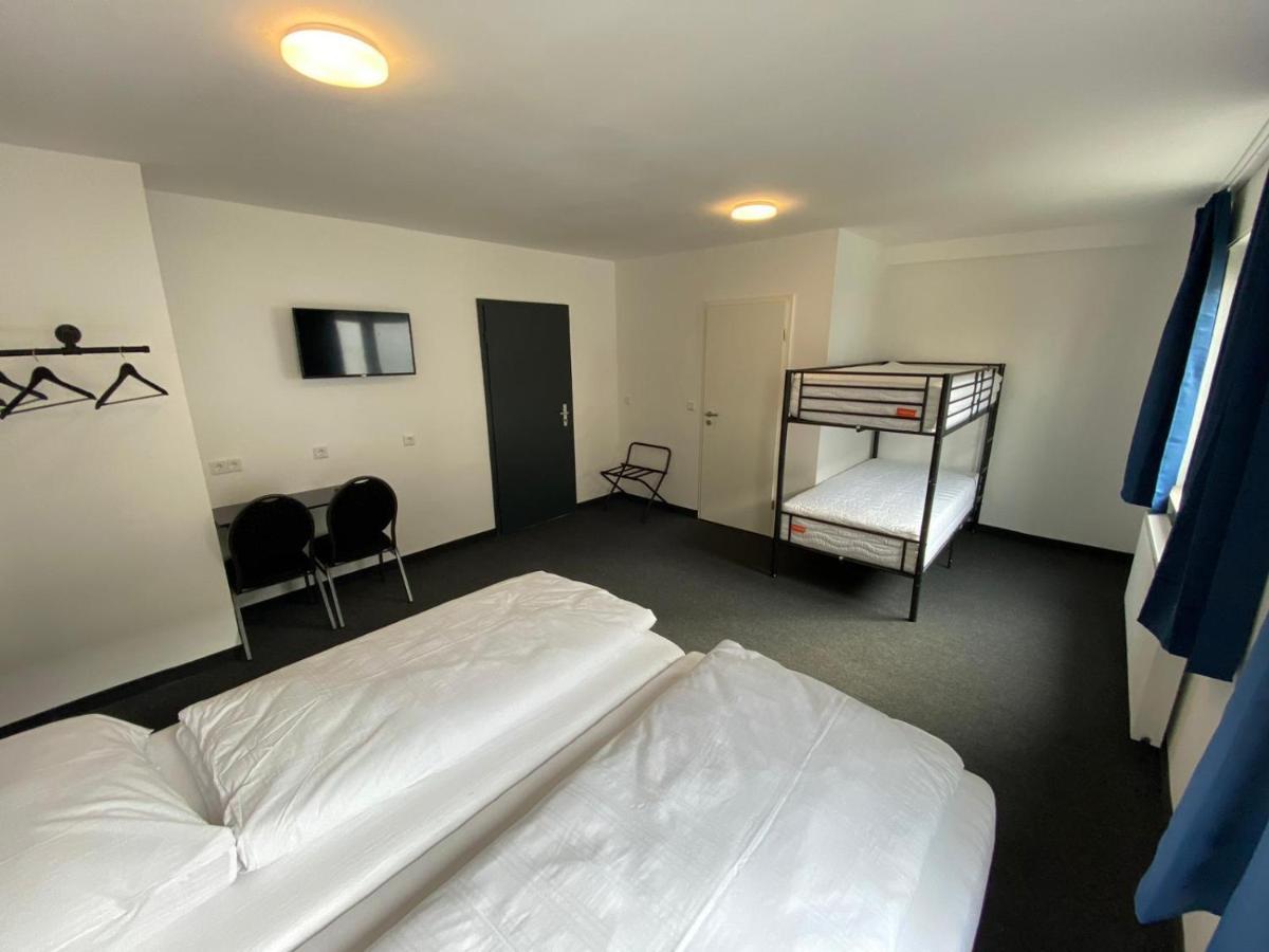 Zzzimple - Staffless & Self Check-In Hotel Pillig Exterior photo