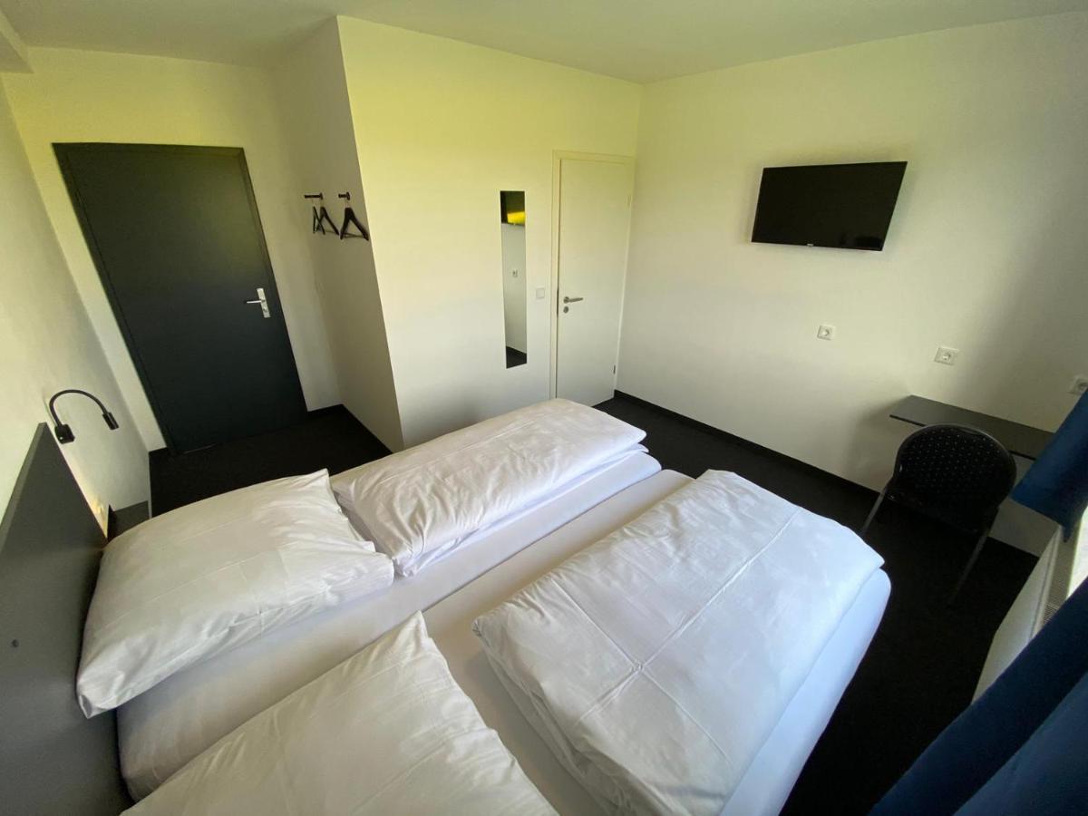Zzzimple - Staffless & Self Check-In Hotel Pillig Exterior photo
