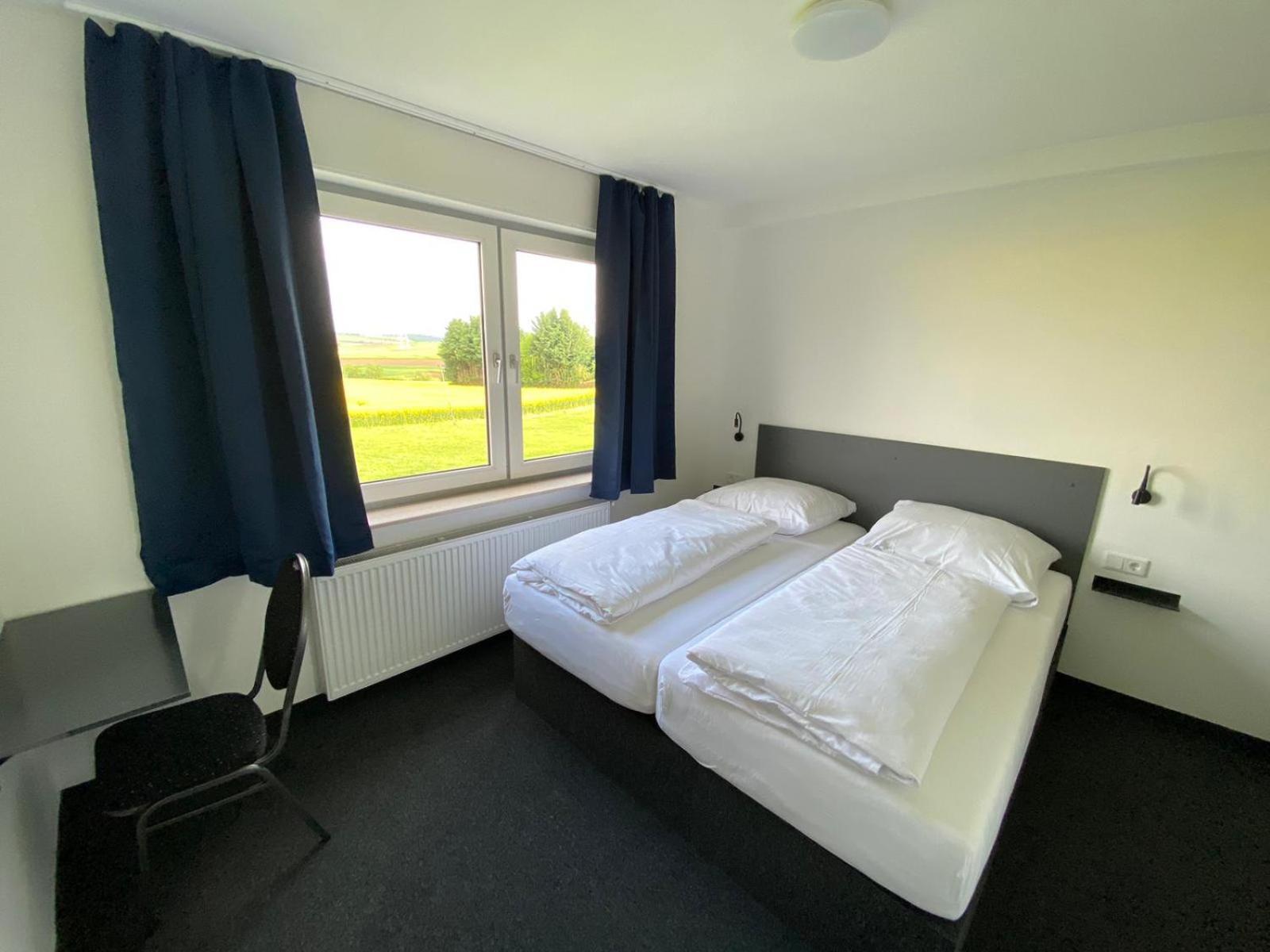 Zzzimple - Staffless & Self Check-In Hotel Pillig Exterior photo